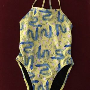 Jolyn Gavin tie back